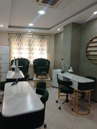 عکس سالن زیبایی تخصصی ناخن و مژه و فیشال فاطمه بهروز 