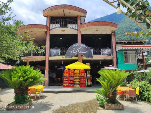 عکس بازار سنتی محلی سفید آب