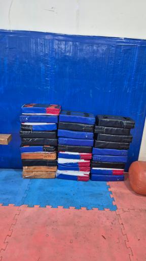 عکس باشگاه ورزشی مانتیس 