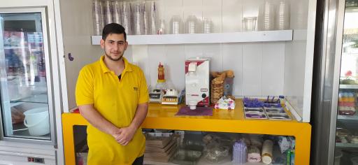 عکس بستنی فروشی حاجی بابا