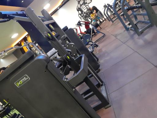 عکس باشگاه پرورش اندام الماس شهر 