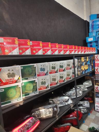 عکس   مستر چراغ فروشگاه چراغ و طلق هدلایت 