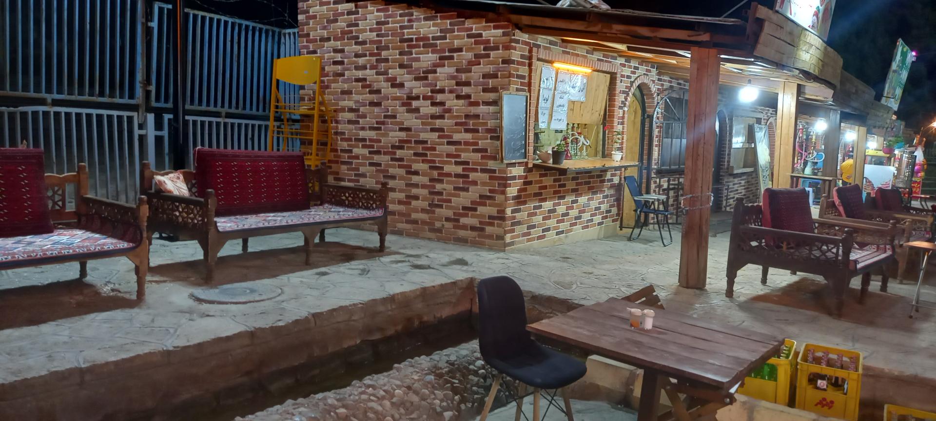 عکس کافه فست فود هات لند