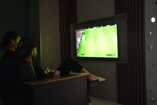 عکس کافه گیم سناتور