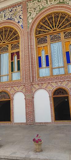 عکس هتل بوتیک عمارت سرخه ای