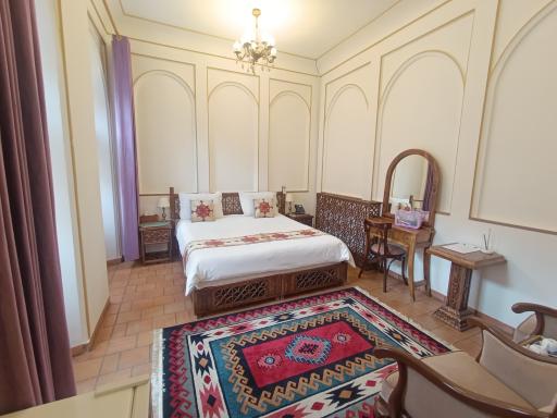 هتل بوتیک عمارت سرخه ای