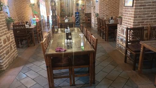 عکس هتل بوتیک عمارت سرخه ای