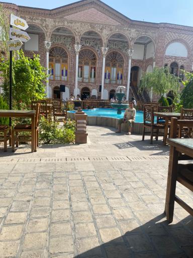 عکس هتل بوتیک عمارت سرخه ای