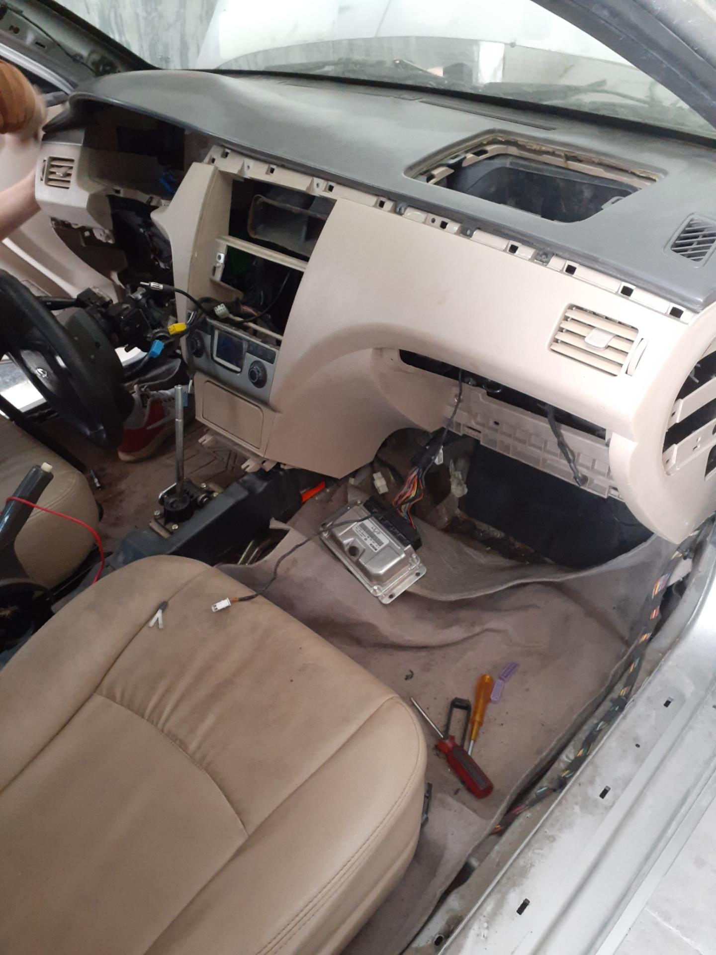 عکس برق خودرو تعمیرات ایسیو ریمپ تیونینگ علی نوری