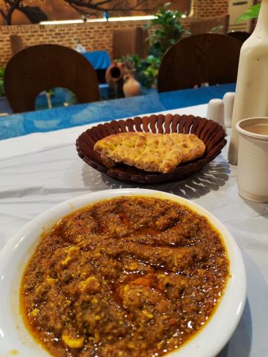 عکس رستوران سنتی برگ ریزان