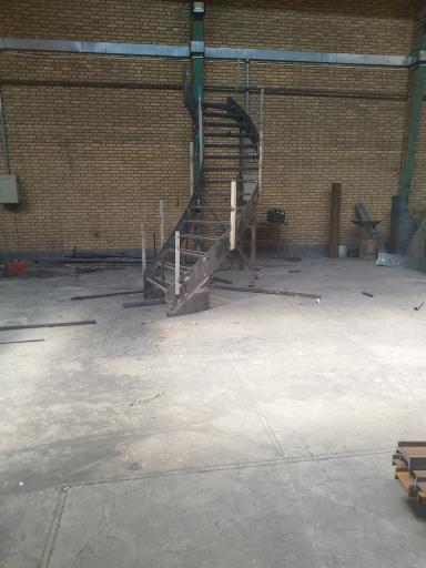 عکس آقای صنعت خاورمیانه