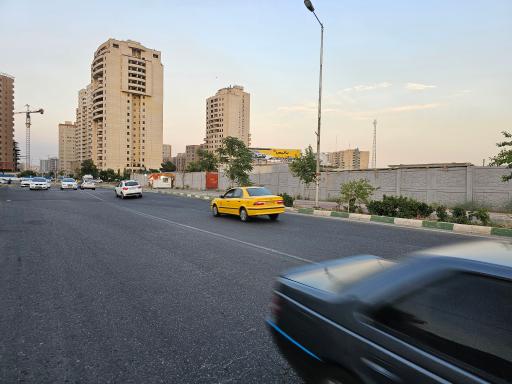 عکس مرکز خرید و فروش خودرو باتیس