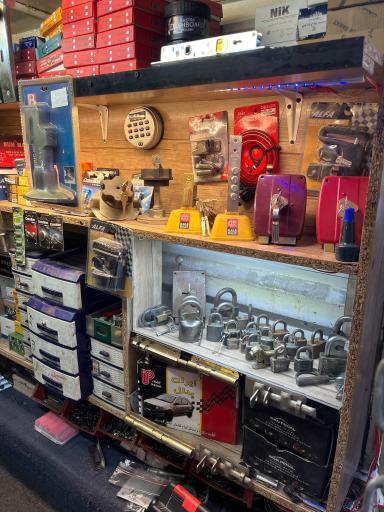 عکس كليدسازى شبانه روزی رونقی