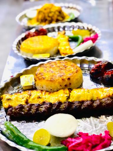 عکس سفره خانه سنتی شبستان