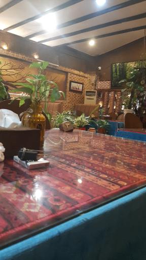 عکس رستوران سنتی برگ ریزان