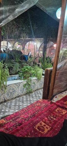 عکس رستوران سنتی برگ ریزان