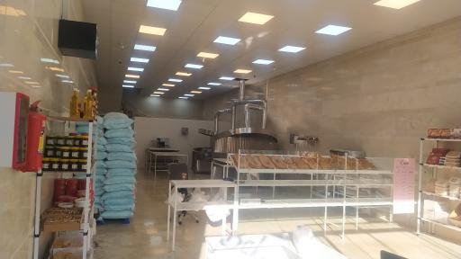 عکس نان روغنی خوی (نونپزون)