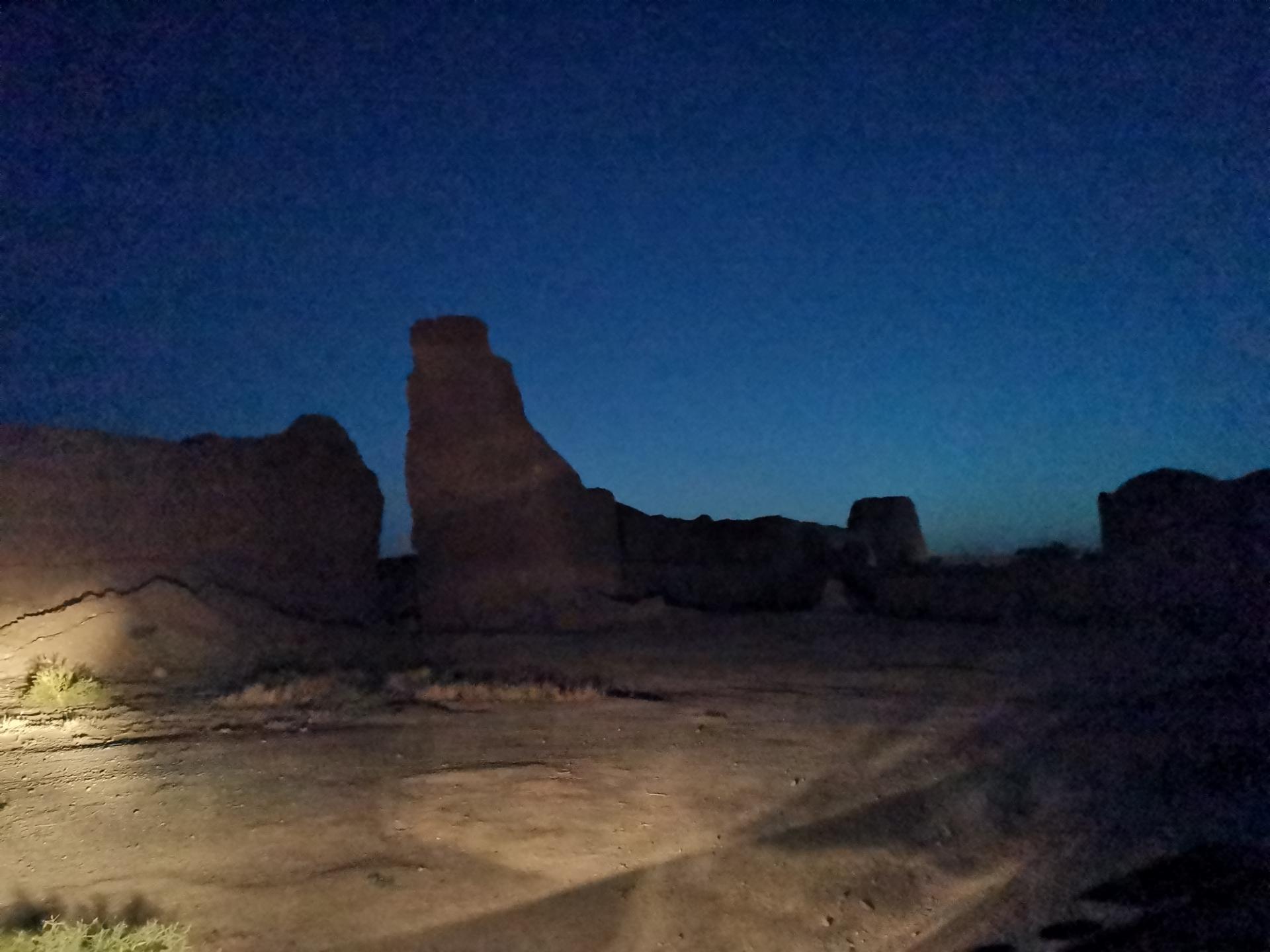 عکس قلعه کهنه زعفرانیه