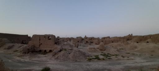 عکس قلعه کهنه زعفرانیه