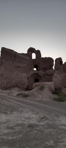 عکس قلعه کهنه زعفرانیه