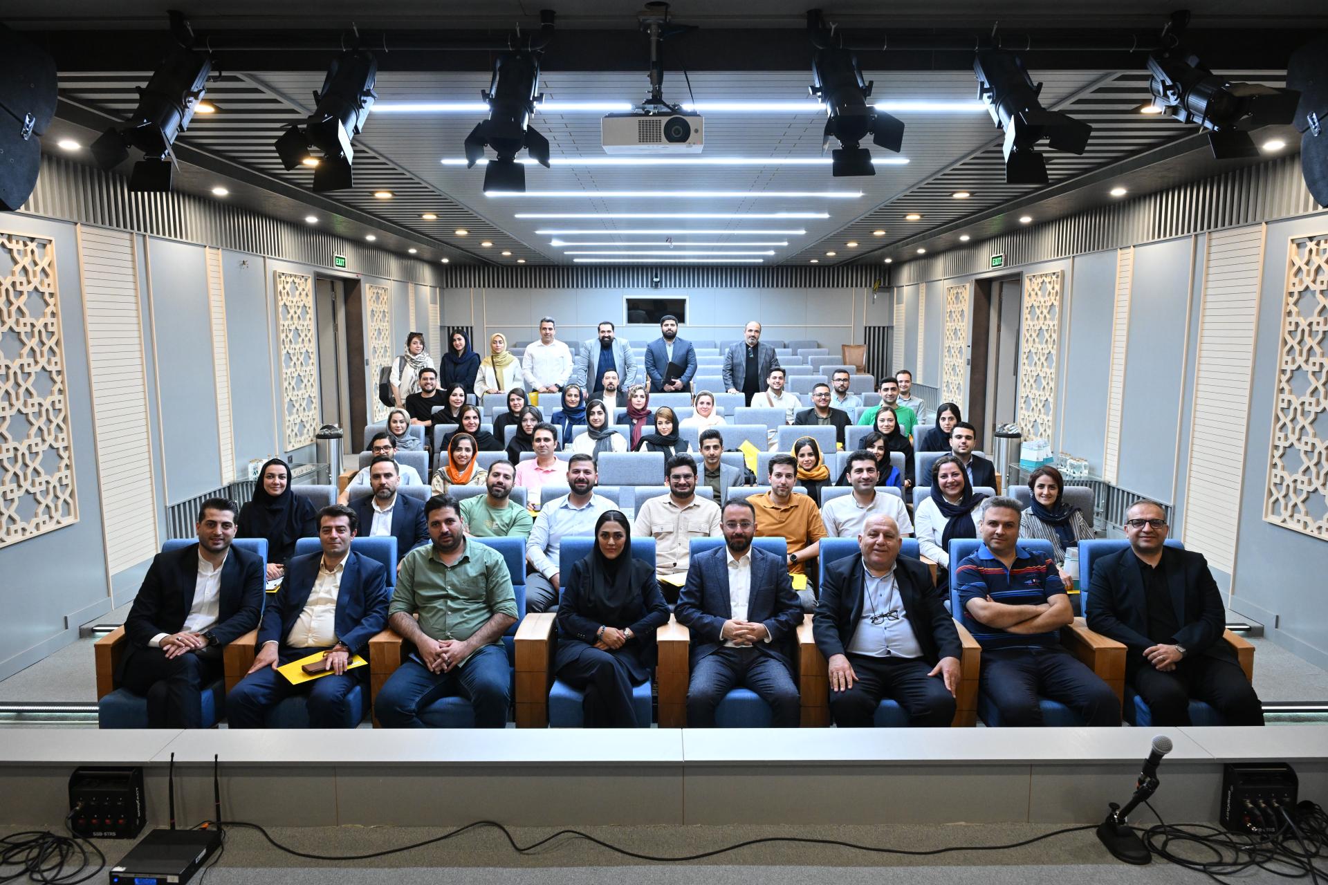 عکس شرکت پی بار (فناوران هوشمند راهی نو)