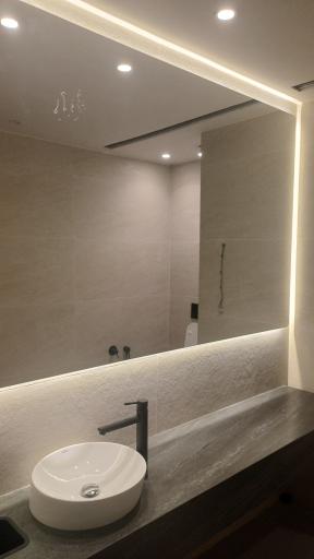 عکس کارخانه شیشه و آینه گرجی