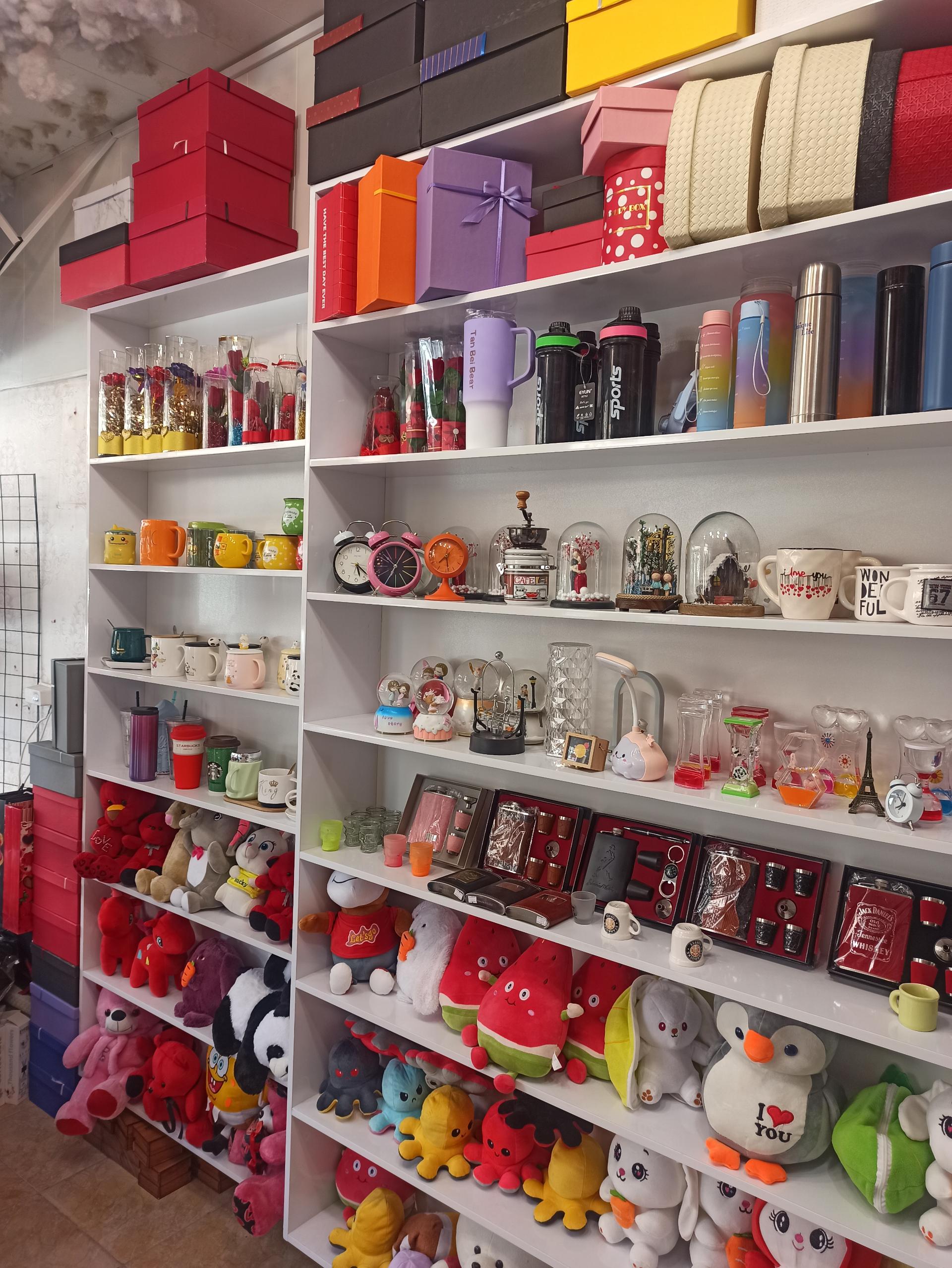 عکس فروشگاه کادویین