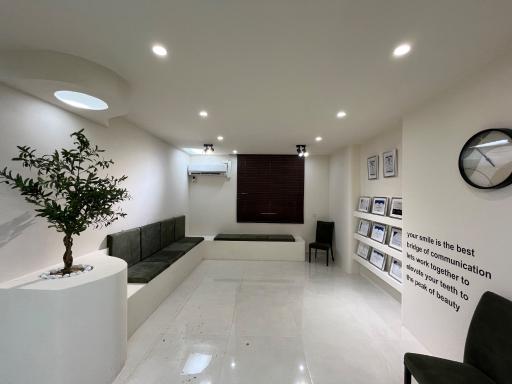 عکس دندانپزشکی دکتر ممبینی