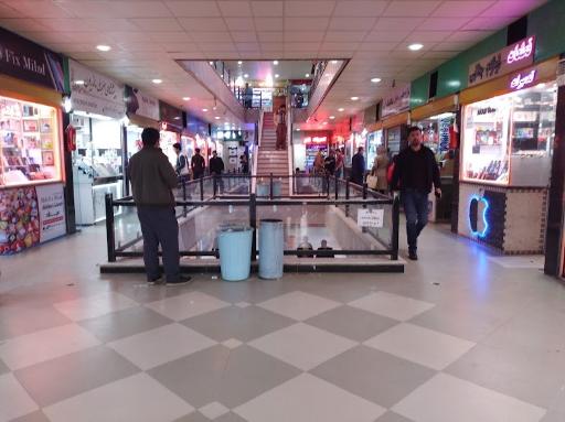 عکس پاساژ سردار (بازار بزرگ گوشی همراه)