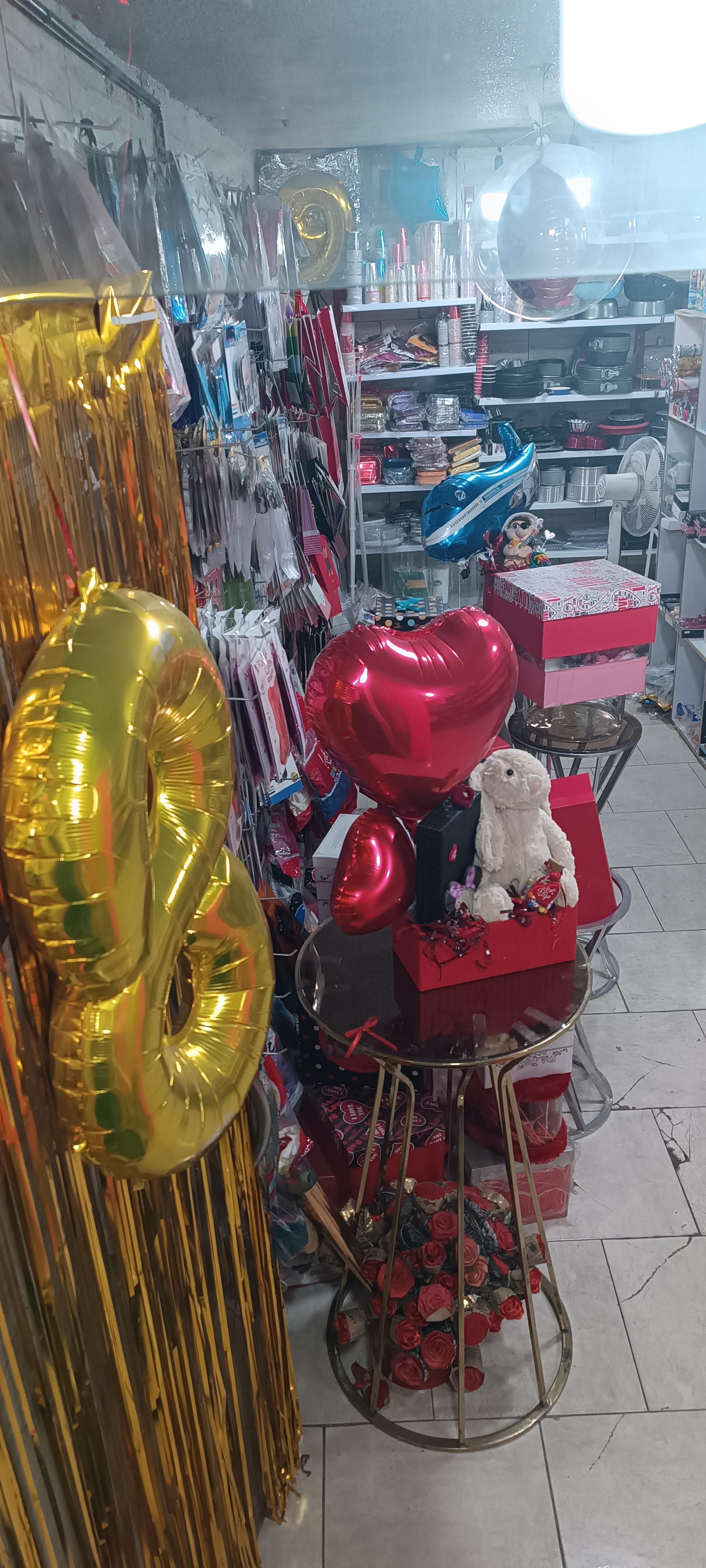 عکس تینا تم و لوازم قنادی