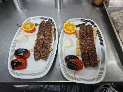 عکس کبابی دایی حمید