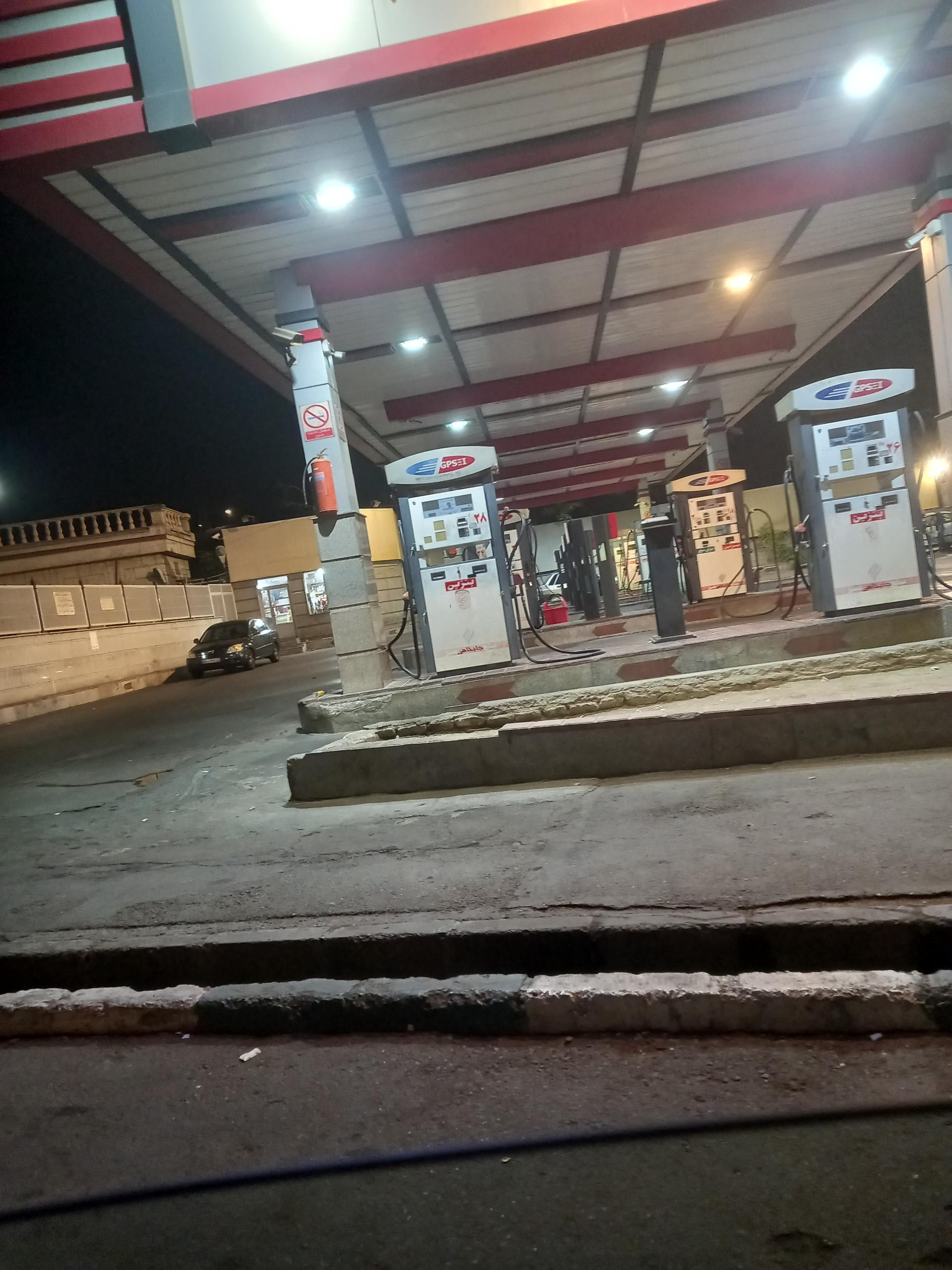 عکس پمپ بنزین 104