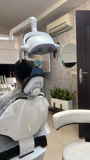 دندانپزشک پگاه عباسی