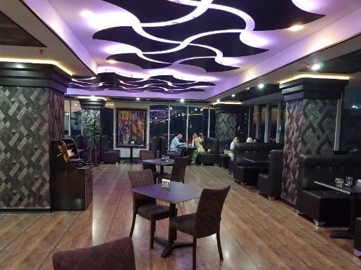 عکس كافه رستوران پانوراماي برج مركز تجارت جهاني تبريز