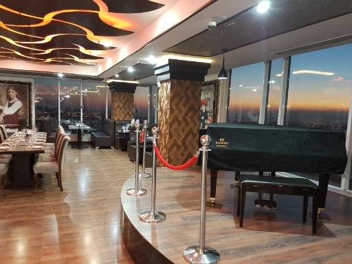 عکس كافه رستوران پانوراماي برج مركز تجارت جهاني تبريز