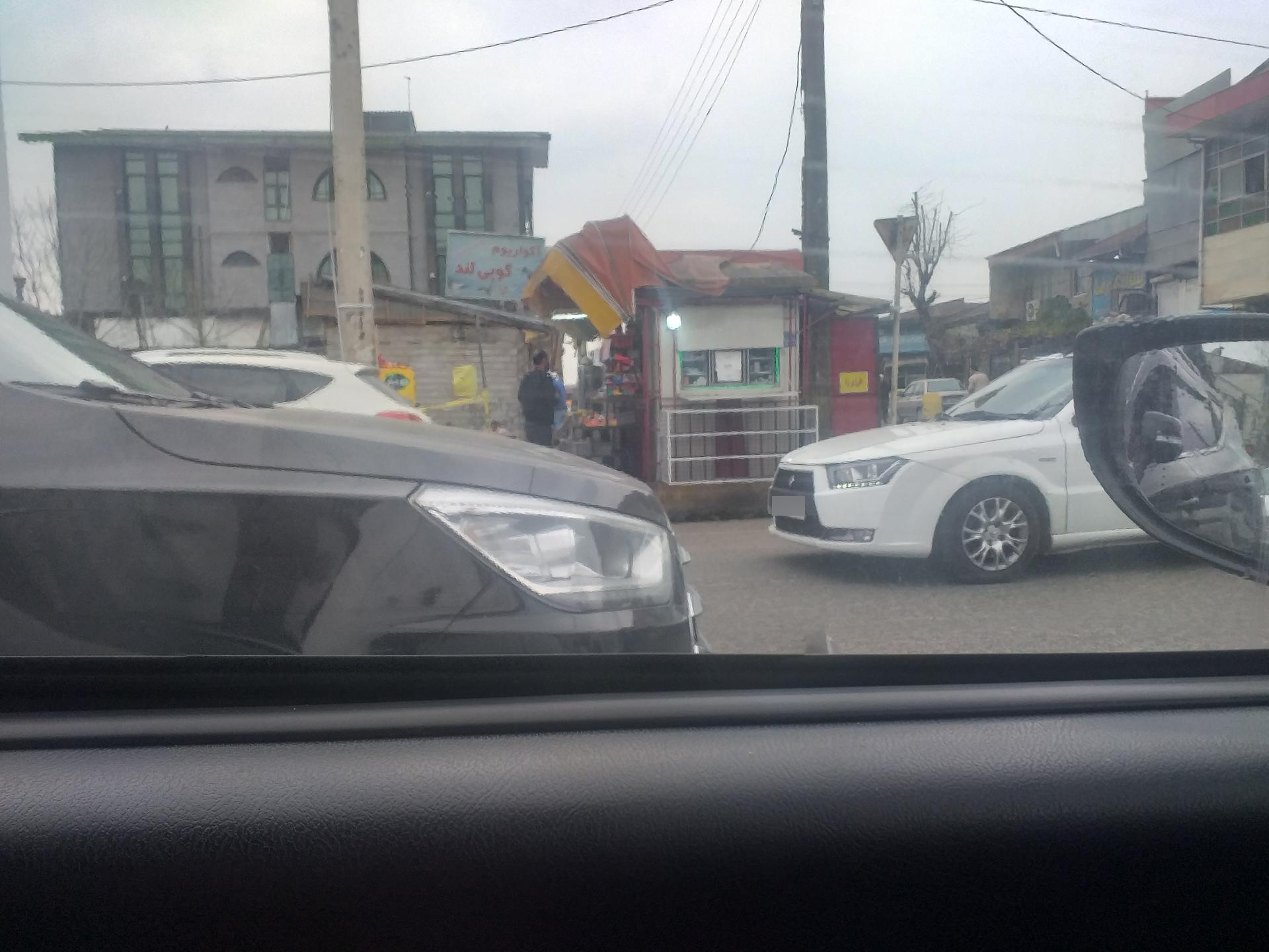 عکس دکه روزنامه فروشی