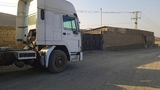 عکس پارکینگ خودرو سنگین غرب مشهد