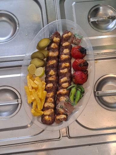 عکس شعبه اصلی غذای بچه‌ محل