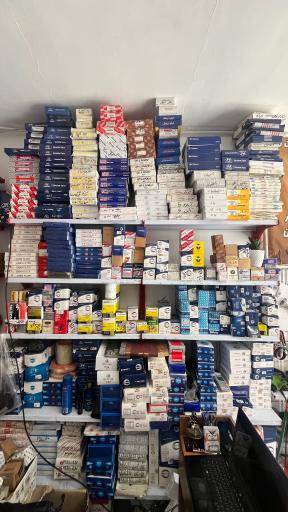 عکس تعویض روغن و خدمات لاستیک میلاد