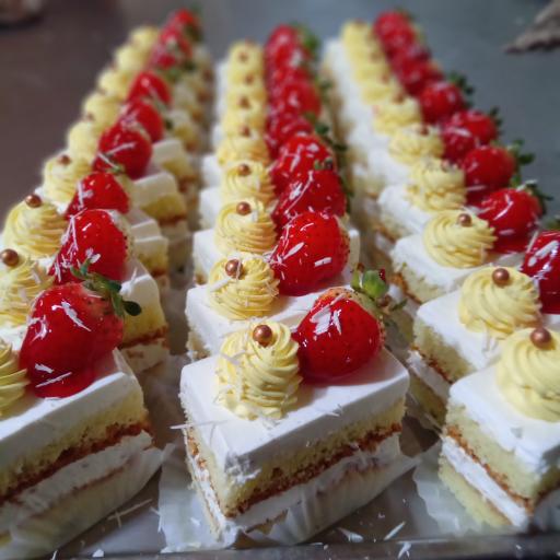 عکس قنادی مهتاب