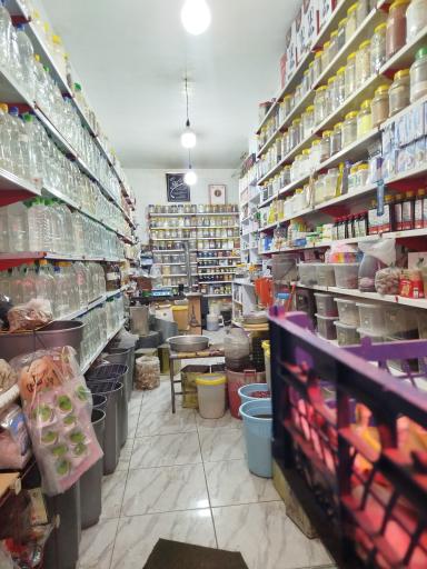 عکس عطاری وگیاهان دارویی حکیم