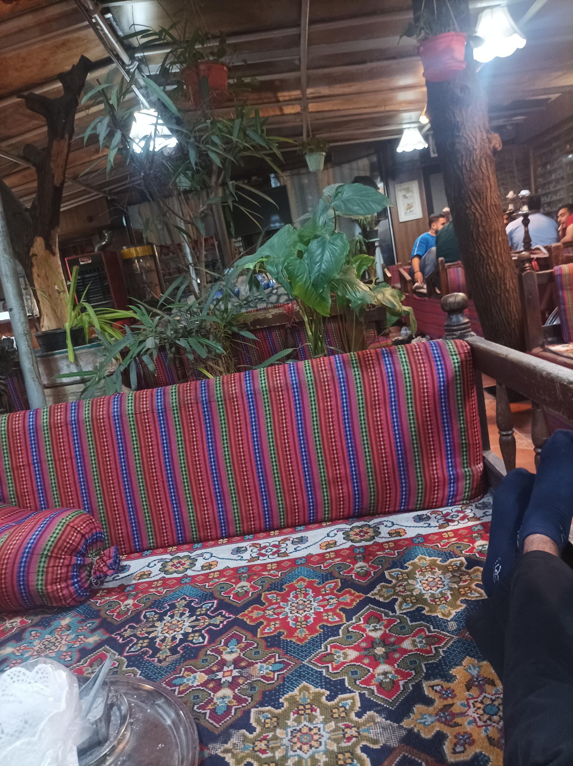 عکس سفره خانه شبزدگان