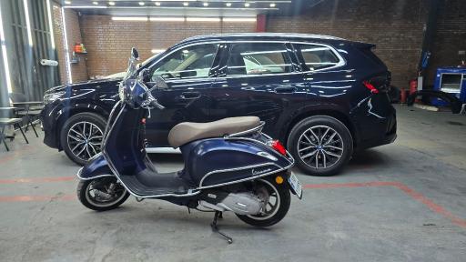 عکس مجتمع آموزشی و خودرویی بیابانی