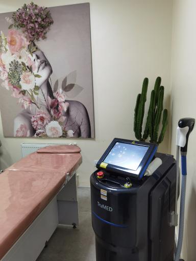 عکس کلینیک زیبایی رزیبا