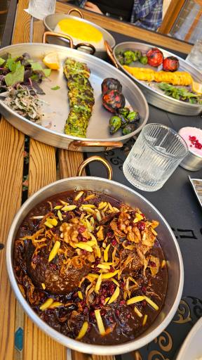 عکس عمارت جیران 