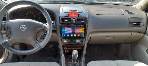 عکس فروشگاه تسلا مانیتور