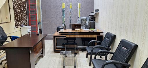 عکس مهندسین و مشاورین املاک ساکی