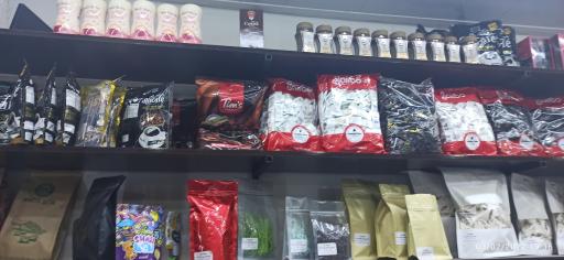 عکس پخش قهوه و لیوان کاغذی میساء