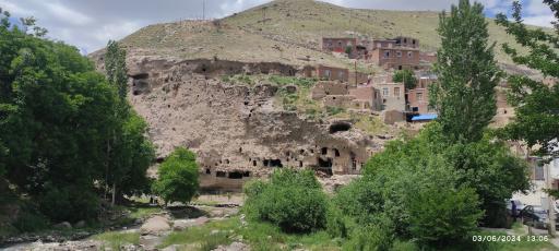 عکس مسجد سنگی و صخره ای روستای چراغیل