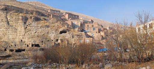 عکس مسجد سنگی و صخره ای روستای چراغیل